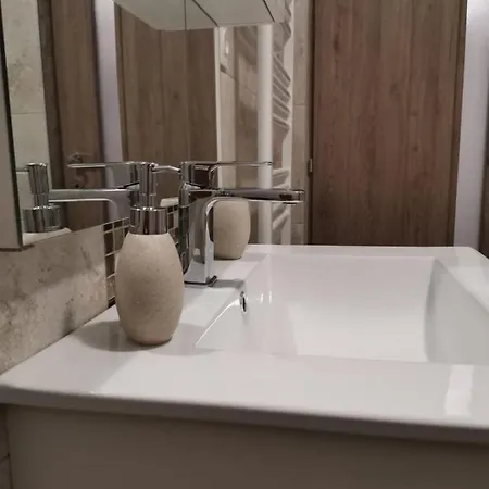 Ana Apartment *